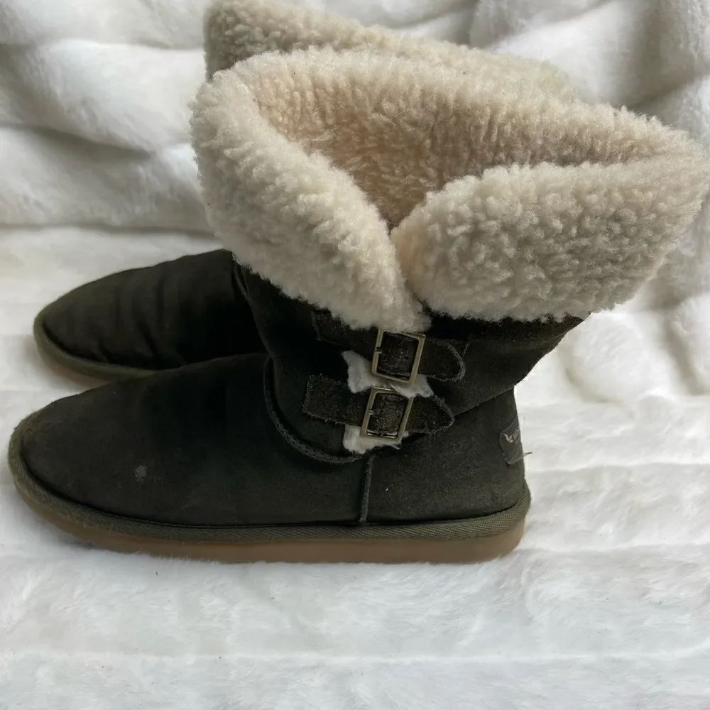 Kookaburra by Ugg suede olive green short boots with shearling and faux …